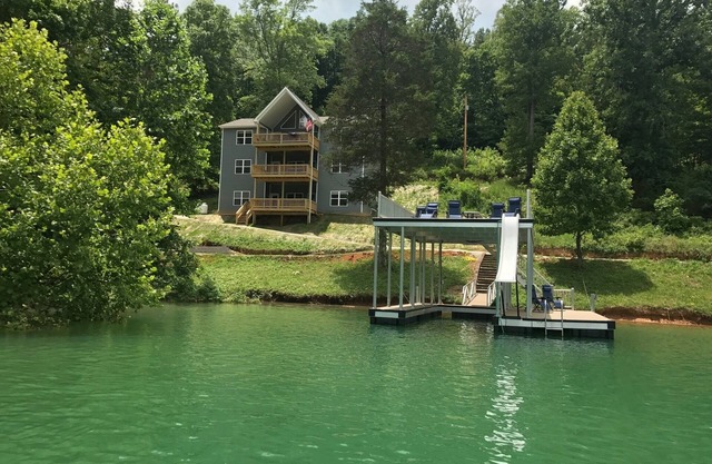 American Spirit: Enjoy the Fall colors! Take a day trip to Pigeon Forge!