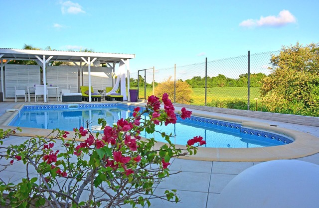 Amethyst comfortable villa, private swimming pool 9x4m salt, close to beaches