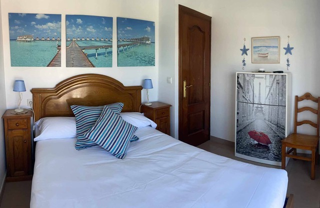 ANA HOUSE (OR GROVE)