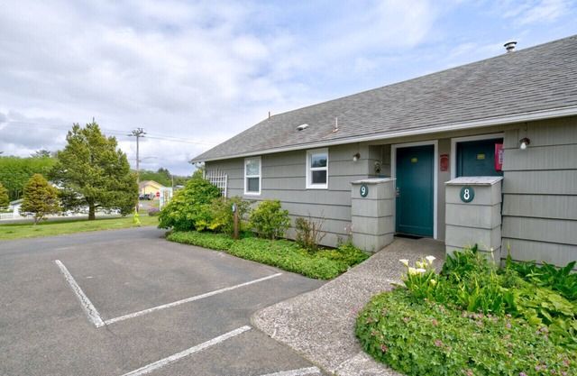 Anchorage Cottages Unit 9-Dog- Friendly and close to the beach