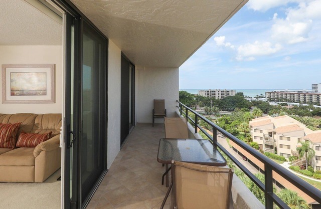Anchorage Resort 9th Floor 2 Bedroom Condo with Balcony Gulf Views PoolBeach 089