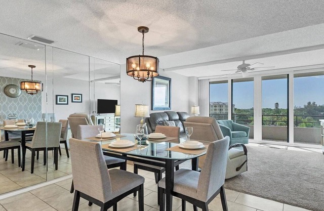 Anchorage Resort Siesta Key 6th Floor 2 bedroom Condo Beach Access 0890