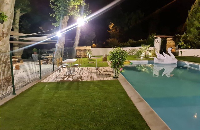 Ancien Hôtel, chambres individuelles, Piscine situé Le Creusot