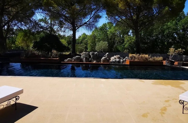 Ancien Presbytère sur un Parc de 3 Hectares, Piscine et Court de Tennis Privé