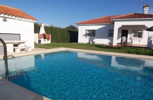 Andalusian style, private pool and garden, covered terrace, free internet - Casa Soberano -