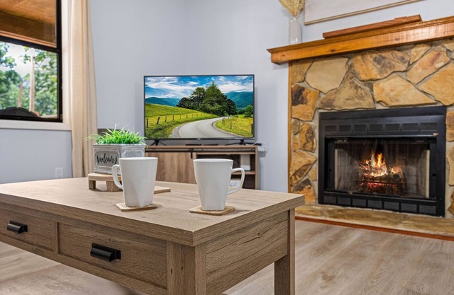 Andy Woods Lodge - 4 Bedrooms, 1.5 Baths, Sleeps 8 by RedAwning