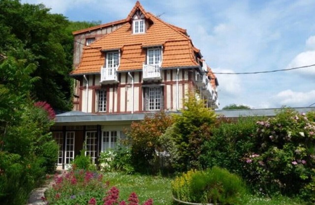 Anglo-Normand Residence near the Beach