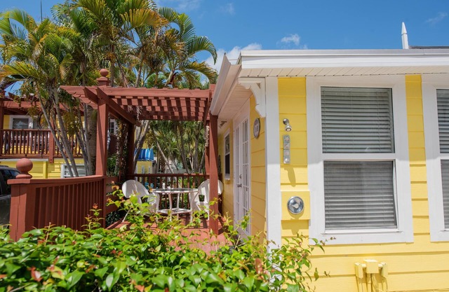 Anna Maria Beach Cottage 110B Updated studio beach cottage, steps to the sand!