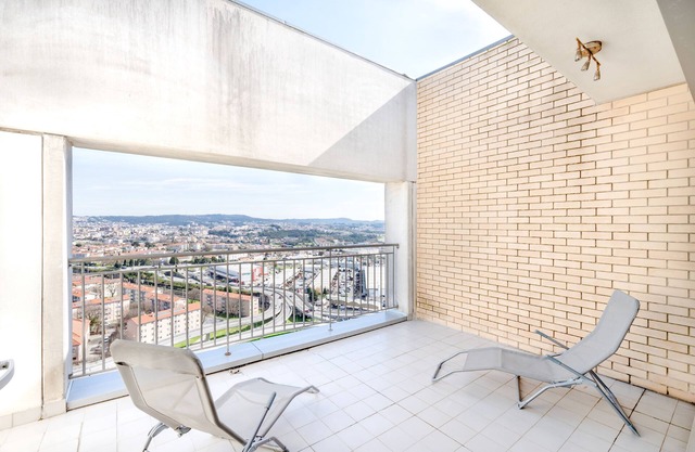 Antas Studio Residence Stadium Rooftop