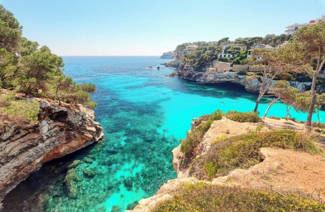 Antic 202 - Two Bedroom Apartment, Sleeps 4
