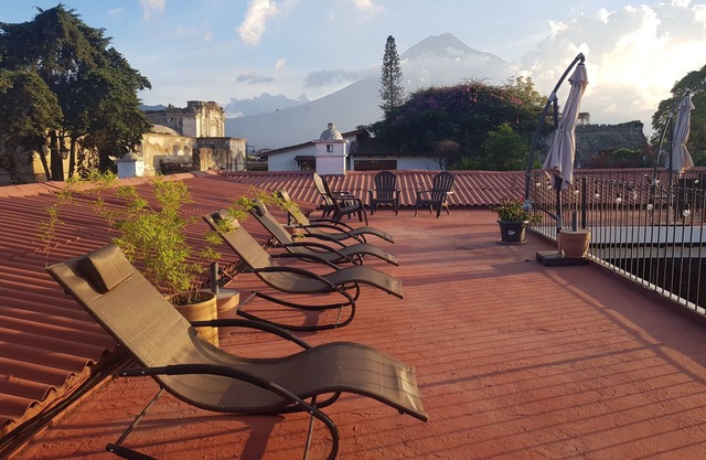 Antique and Beautiful Colonial House in the heart of Antigua
