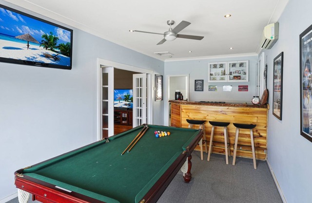 Anzac Cottage – A Pet-Friendly Escape with Games Room, Minutes from Wineries