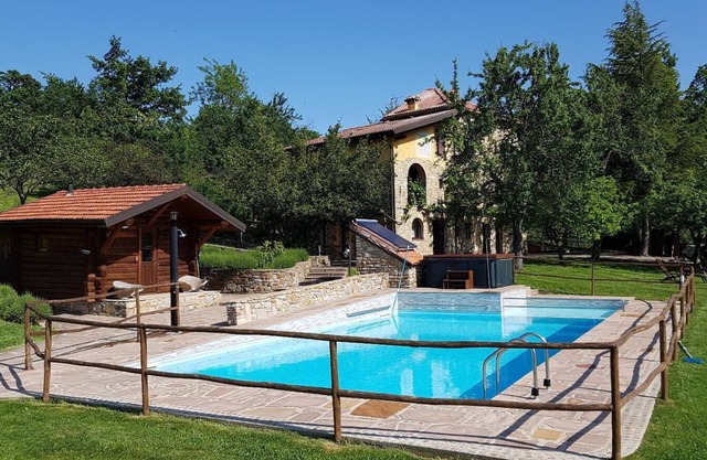 Apartm. old stone house 6/7 persons