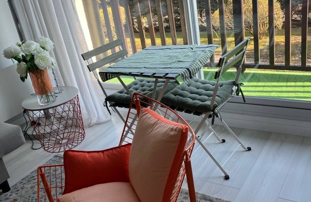 APART. 2PCS FULLY RENOVATED 2 STEPS FROM THE SEA, ALL AMENITIES ON FOOT