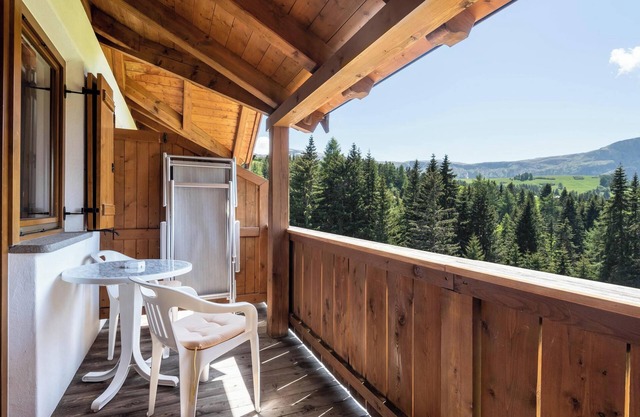 Apartment "Ferienparadies Sabina Föhre" in the Nature Reserve directly on the Alpe di Siusi