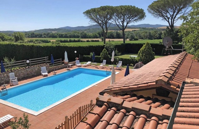 Apartment '2' with Shared Pool, Wi-Fi and Air Conditioning