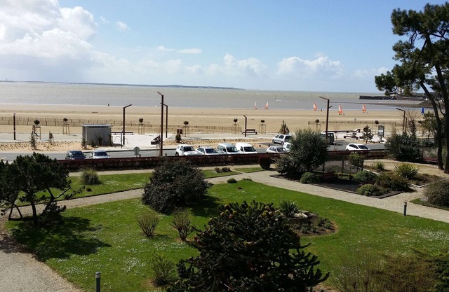 Apart. w/panoramic sea view facing beach for 6 people, Saint-Georges-de-Didonne