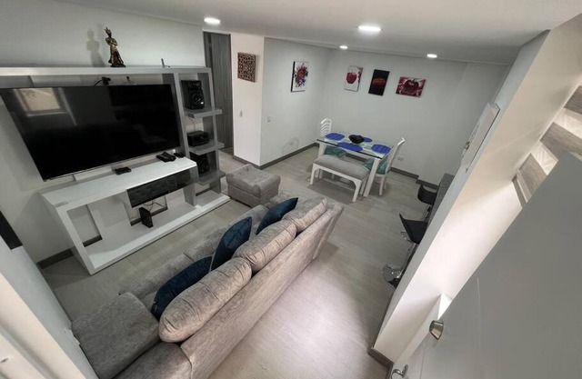 Apartamento amoblado, Edificio Avanzzare T1-502