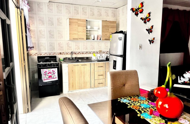 Apartamento cerca al mar, 2 habitaciones con aire acondicionado