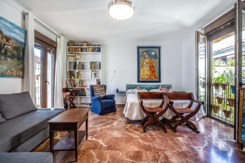 Apartamento con patio cordobés en San Basilio & Parking