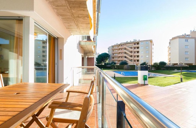 Apartamento con Tres Piscinas en Santa Margarita, a 1km de la Playa - ES-228-123