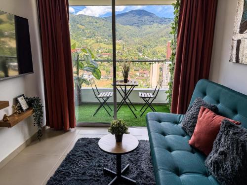 Apartamento con vista a la montaña, piscina y gym