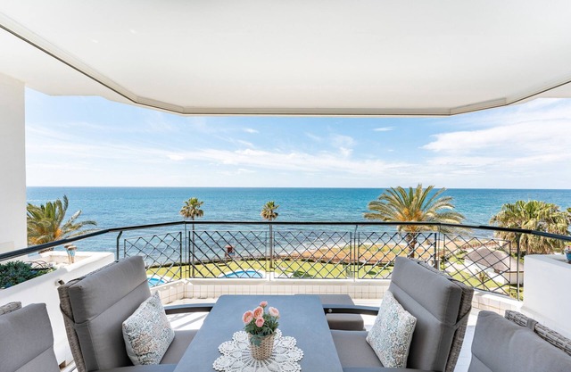 Apartamento Mi Capricho near the Beach with Sea View, Pool & Wi-Fi
