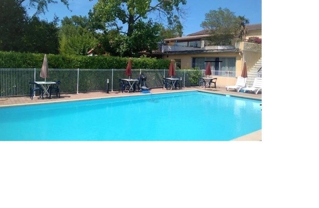 Aparthotel in the countryside with swimming pool