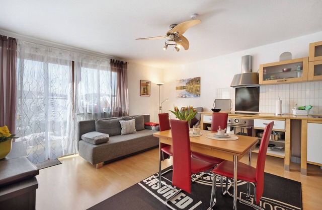 Apartment 'Alexander' with Shared Terrace, Balcony and Wi-Fi