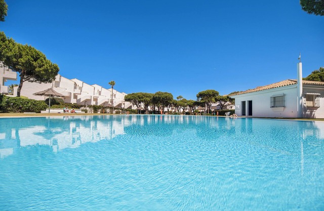 Apartment Pueblo Marinero close to the Beach with Pool, Wi-Fi & Terrace