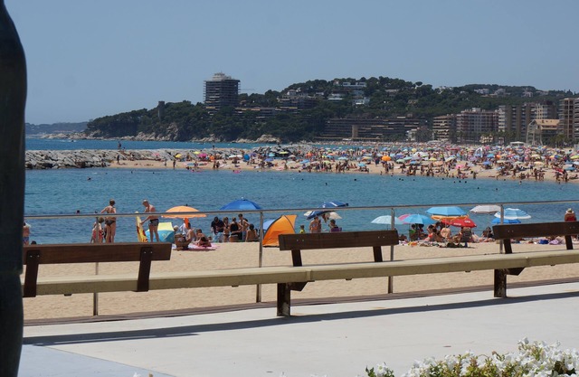Apartment in Sant Antoni de Calonge (Costa Brava) in second line of the sea