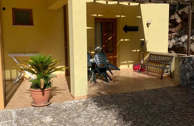 Apartment 'Appartamento Standard 1' with Shared Pool, Wi-Fi and Air Conditioning