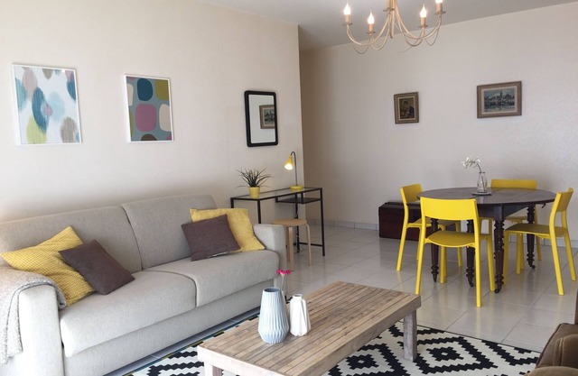 Apartment T4 any comfort with terraces and parking 5 minutes walk from the station