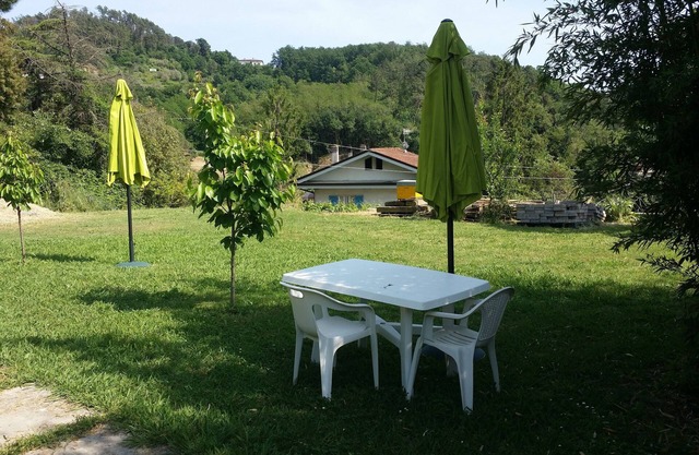 Apartment 3 km from the sea garden parking spaces max 4 people castelnuovo lean