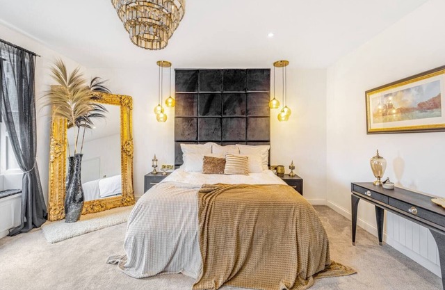 Apartment 2, where luxury, and splendour are!