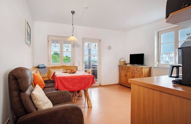 Apartment '5, 45 Qm' with Shared Garden, Balcony and Wi-Fi