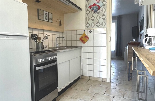 Apartment 'À La Plage' with Private Terrace, Private Garden and Wi-Fi