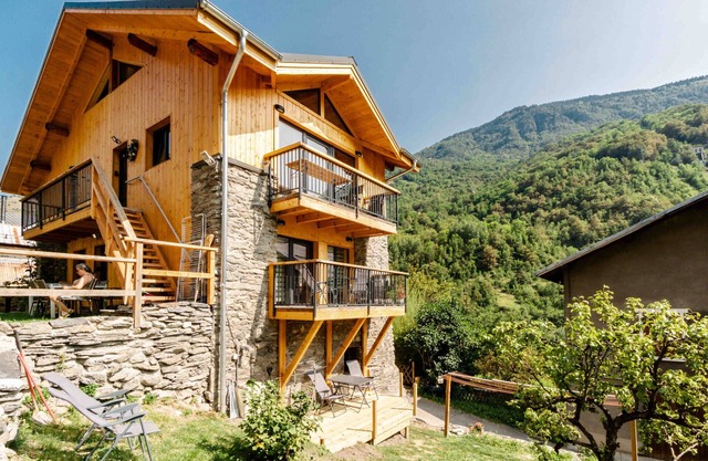Apartment 'Agréable Chalet 3 Étoiles 3' with Mountain View, Wi-Fi and Air Conditioning