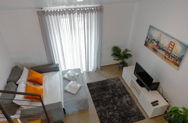 Apartment 'Antiga Adega' with Wi-Fi and Air Conditioning