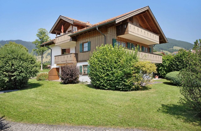 Apartment 'Appartement Ammerheimat' with Mountain View, Shared Terrace and Wi-Fi