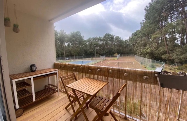 Apartment 'Appartement Au Parc De La Grange' with Shared Pool, Balcony