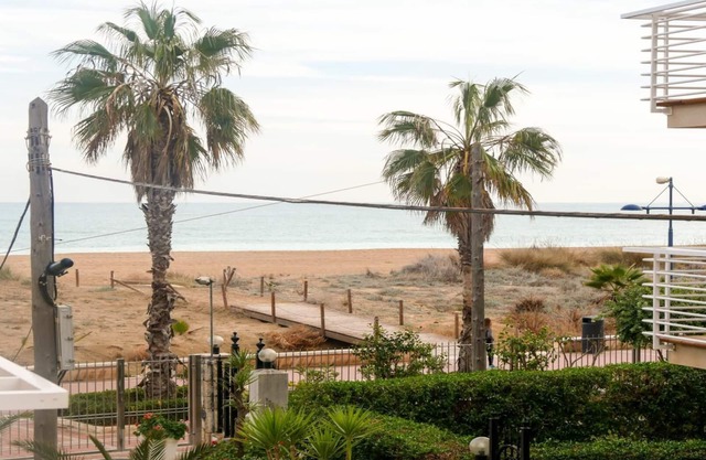 Apartment at 20 m.de the beach with private parking bicycles