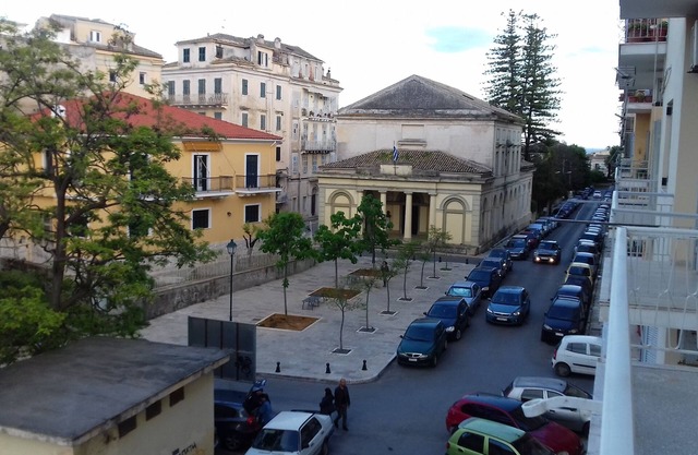 Apartment at he centre of Corfu town,on the second floor with elevator.