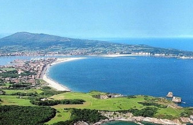 apartment between sea and mountain