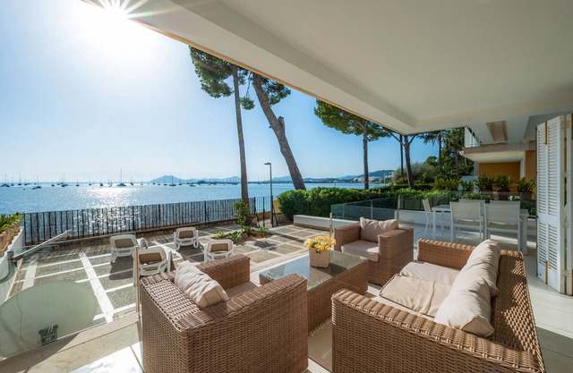 Apartment 'Can Vidal Des Port' with Sea View, Private Terrace and Wi-Fi