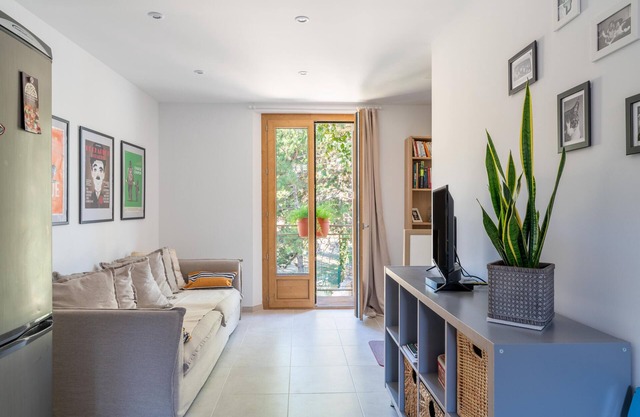 Apartment 'Casa Zio' with Balcony, Wi-Fi and Air Conditioning