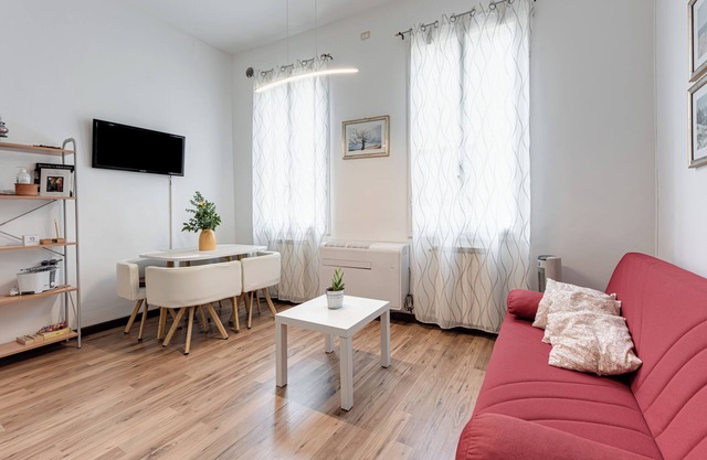 Apartment 'Casa Dell'artigiano Fiorentino' with Wi-Fi and Air Conditioning