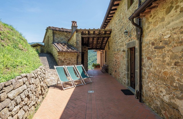 Apartment 'Casa Di Pietro' with Mountain View, Shared Pool and Wi-Fi