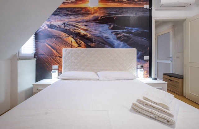 Apartment 'Casa La Conchiglia' with Wi-Fi and Air Conditioning