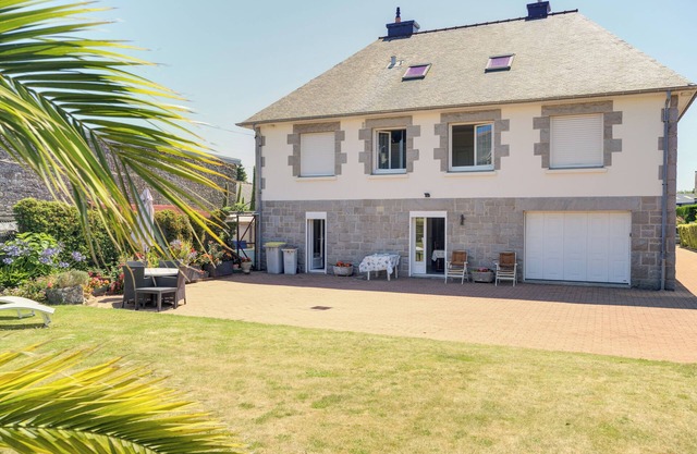 Apartment 'Charmant De Plein Pied' with Private Garden and Wi-Fi